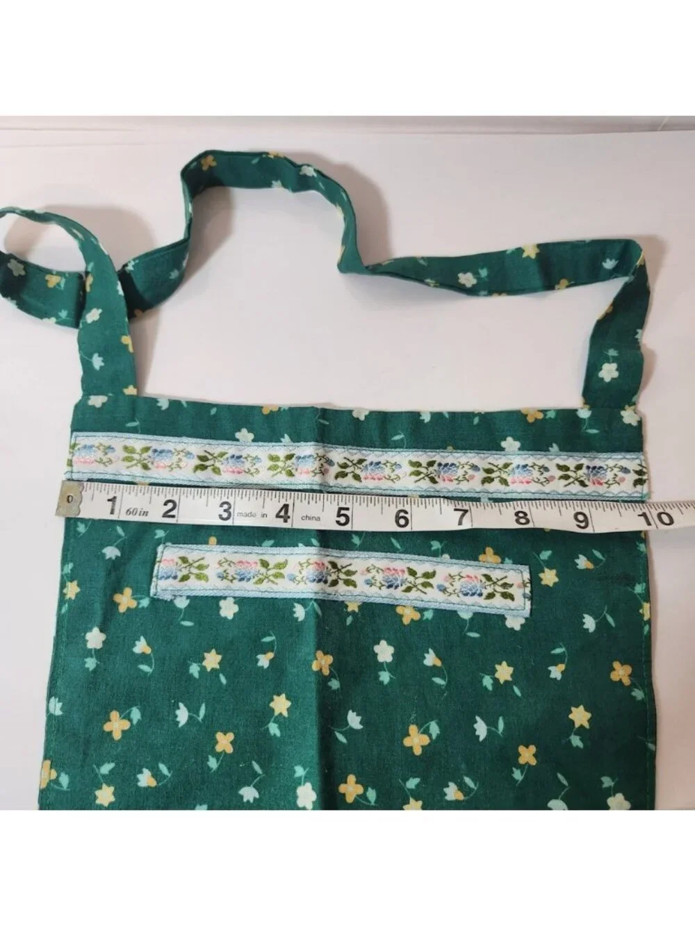 Vintage Green Floral Bib Apron Ditsy Flower Print Two Pocket Cottagecore Kitchen